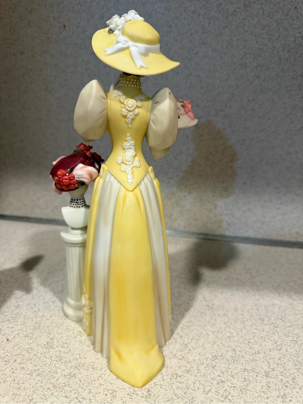 Avon Yellow and Cream Victorian Lady Figurine with Pink and Red Roses - Picture 3 of 5